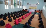 ۵۰۰ بسته نوشت‌افزار میان دانش‌آموزان شهر لالی توزیع شد
